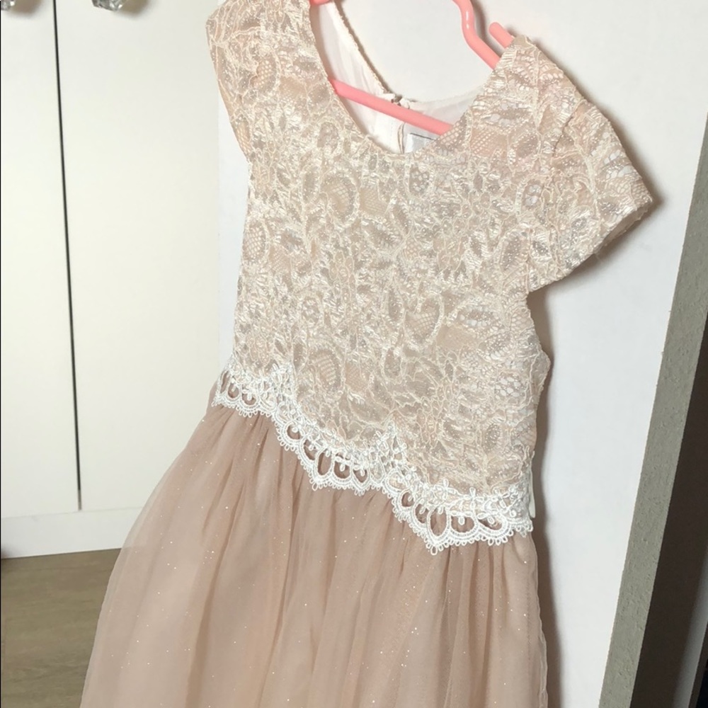 Formal dress - Picture 3 of 5